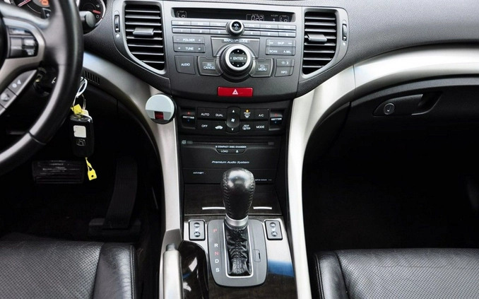 Honda Accord cena 33900 przebieg: 213000, rok produkcji 2008 z Pobiedziska małe 781